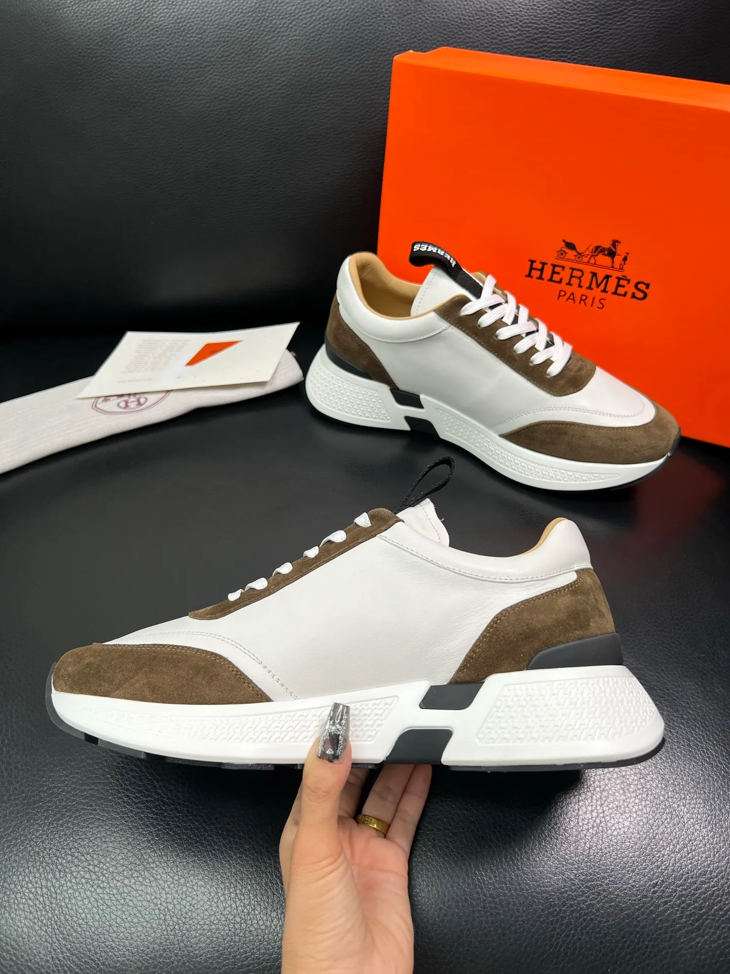 Men's men's shoes 💰840 Hermes top purchasing Hermes counter synchronization, original factory configuration, original cowhide fabric imported from Italy, high-quality splicing technology, fully imported water-dyed cowhide lining, soles: original factory special soles are super comfortable, original factory and single goods are high quality, welcome to compare and synchronize with counters, code number 39-44 (customized 38 45) 85863